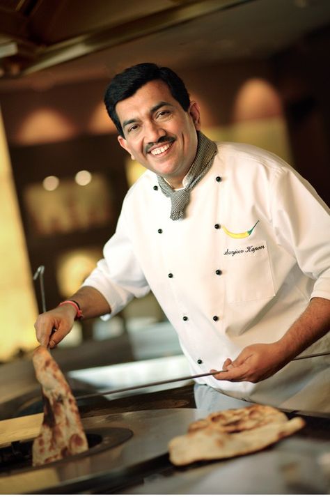 Amazing cook from India!! Chefs Recipes, Sanjeev Kapoor, Bread Roll, Top Chef, Chef Life, Chef Recipes, Photographing Food, How To Cook, Personalities