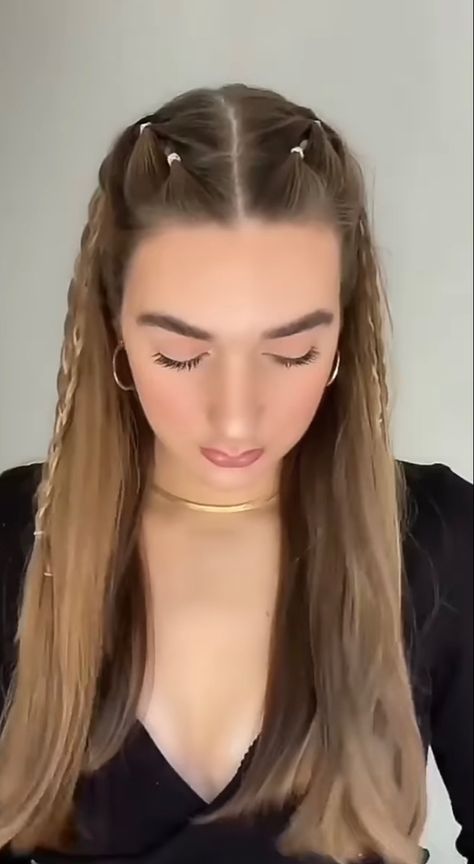 Straight Hair And Braids, Long Hair With Front Braid, Braided Hairstyles For Dance, Braids For Long Straight Hair, Festival Hairstyles Straight Hair, Straight Concert Hairstyles, Cute Front Braids Hairstyles, Hair Styles Small Braids, Crimped Hairstyles With Braids