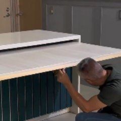 Lofts | Design | Architecture | Furniture on Instagram: "A dinning table out of a kitchen peninsula 😍 This is a real space-saving solution for when you need to have an extra table. You could also save space using the foldable stools, as @hagalo_en_casa demonstrates in the video. 👏🏻👏🏻👏🏻👏🏻 Follow @loftyabodes #LoftyAbodes #DiningTable #KitchenIsland #KitchenFurrniture #Kitchen #kitchendesign #KitchenPeninsula #stools #FoldingStool #furnituremaker #DesignFurniture #SmallSpaceSquad #spacesa Kitchen Peninsula With Dining Table, Space Saving Dining Table Ideas, Space Saver Dining Table, Kitchen Separation, Daining Table, Space Saving Dining Table, Foldable Dining Table, Kitchen Peninsula, Foldable Stool