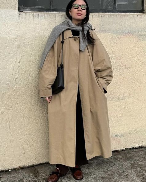 Trench Coat Outfit, Belle Silhouette, Mode Inspo, Fall Winter 2024, Coat Outfits, Autumn Outfits, 가을 패션, Autumn Outfit, Fall Outfits Women