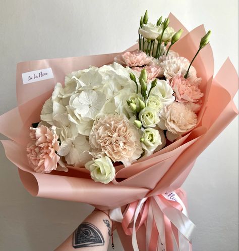 Carnation Hydrangea Bouquet, Hydrangea And Carnation Bouquet, Hydrangea Bouquet Pink, Hydrangea Bouquet Aesthetic, Rose And Carnation Bouquet, Eustoma Bouquet, Bouquet With Hydrangea, Hydrangeas Bouquet, Carnation Bouquet