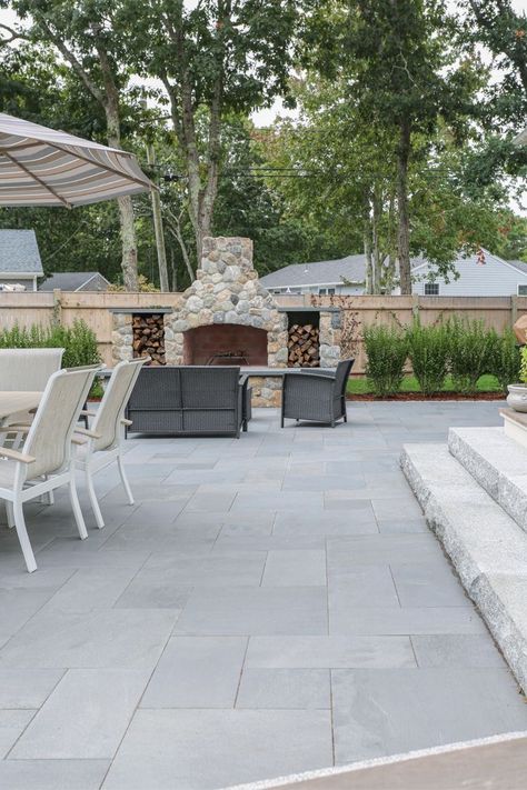 Back Paver Patio Ideas, Natural Stone Patio Design, Slate Gray Patio Pavers, Paver Patio Next To Concrete, Paver Stones Patio, Modern Bluestone Patio, Slate Pool Deck, Outdoor Slate Tile, Patio Hardscape Ideas Design