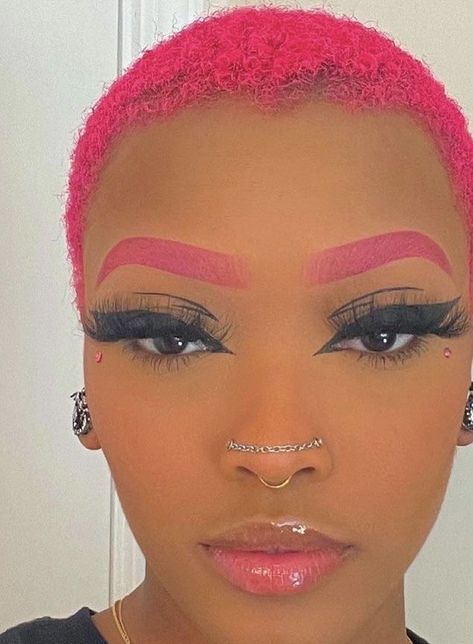 𝙋𝙞𝙣𝙩𝙚𝙧𝙚𝙨𝙩@𝙪𝙙𝙭𝙣𝙩𝙢𝙖𝙩𝙩𝙚𝙧 Pink Brows Eyebrows, Colored Brows Black Women, Pink Eyebrows Black Women, Colour Eyebrows, Coloured Eyebrows, Colored Eyebrows Makeup, Colored Eyebrow, Colored Brows, Color Eyebrows