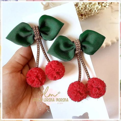 Christmas Hair Accessories - Running Out of Time? Stop searching and get them from Amazon.com - Visit NOW!! Girls Hair Bows Diy, Running Out Of Time, Beaded Hair Pins, Christmas Hair Accessories, Photos Booth, Bows Diy Ribbon, Christmas Hair Bows, Festival Diy