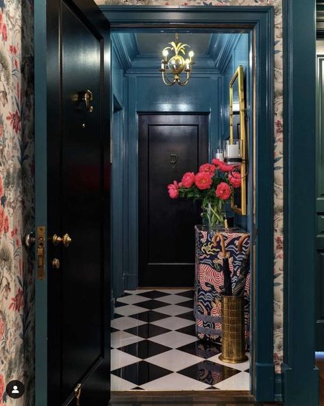 Foyer Ideas Entryway, James Thomas, Chicago House, Dining Room Windows, Chicago Apartment, Clarence House, Entry Hallway, Entryway Hallway, Window Room