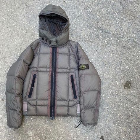 Outerwear Details, Puffer Outfit, Stone Island Jacket, Neue Outfits, Futuristic Fashion, Streetwear Men Outfits, Streetwear Fashion Women, Stone Island, Uk Fashion