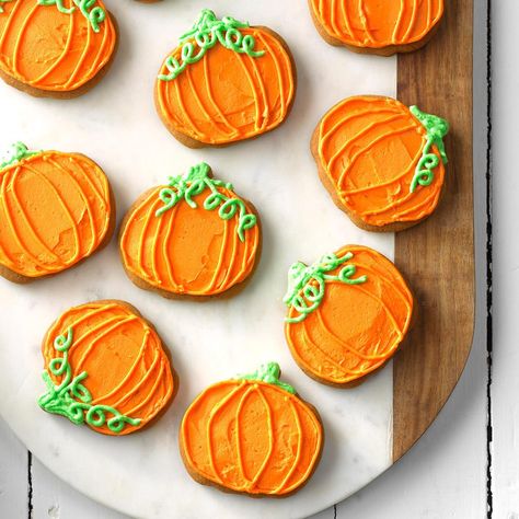 Pumpkin Spice Cutouts Pumpkin Shaped Cookies, Fall Cookie Recipes, Halloween Cookie Recipes, Pumpkin Cookie Recipe, Cutout Cookies, Pumpkin Pie Mix, Shortbread Cookie Recipe, Molasses Cookies, Fall Cookies