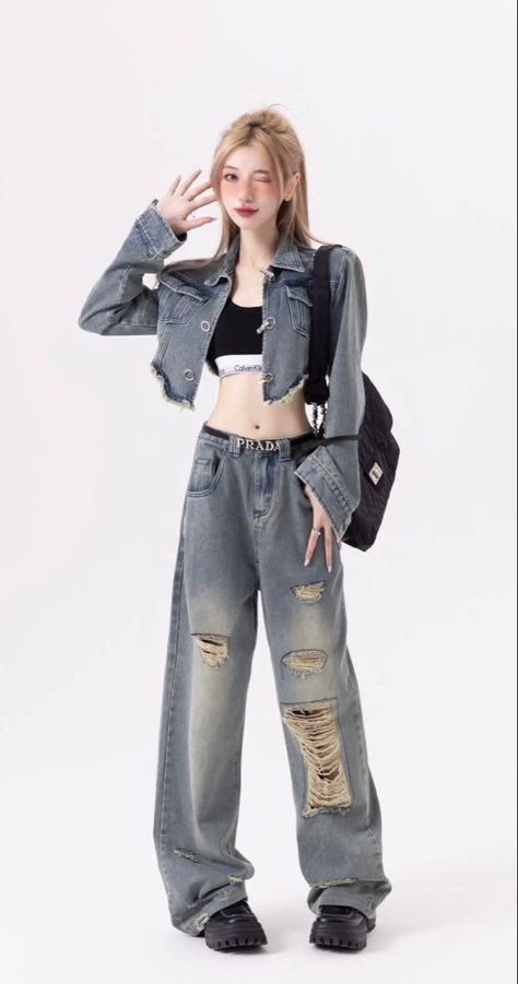 Ripped Fashion, 일본 패션, Jeans High Waist, Style Jeans, Streetwear Y2k, Pantalon Large, Mode Inspo, Really Cute Outfits, Stage Outfits