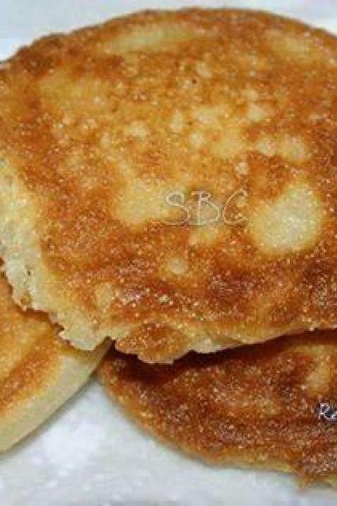 SOUTHERN FRIED CORNBREAD Fried Cornbread Recipe, Southern Fried Cornbread, Fried Cornbread, Hot Water Cornbread, Cornbread Easy, Fried Corn, Biscuit Bread, Cornbread Recipe, Corn Cakes