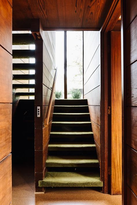 Godsell House by David Godsell - Feature - Mid-Century Architecture - VIC 30s Architecture Interiors, Stairs Mid Century Modern, Mid Century Modern Stairs, Mid Century Modern Staircase, Modern Penthouse Interior, Mid Century Staircase, Home Stairs Ideas, Mid Century Stairs, Mid Century Modern Flooring