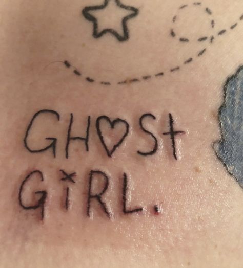 goth Herren Hand Tattoos, Stick Poke Tattoo, Grunge Tattoo, Ghost Girl, Stick N Poke Tattoo, Tattoo Collection, Cute Little Tattoos, Stylist Tattoos, About Tattoo