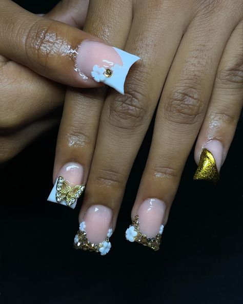 Gold duckies ⚜️ ~ ~ ~ #explore #explorepage #nails #nailinspo #nailjunkie #nailaddict Black And Gold Nails Short Square, White And Gold Duck Nails, Duck Nails Gold, Gold Duck Nails, Baby Clothes Patterns Sewing, Duck Nails, Baby Clothes Patterns, Short Square Acrylic Nails, Gold Nails