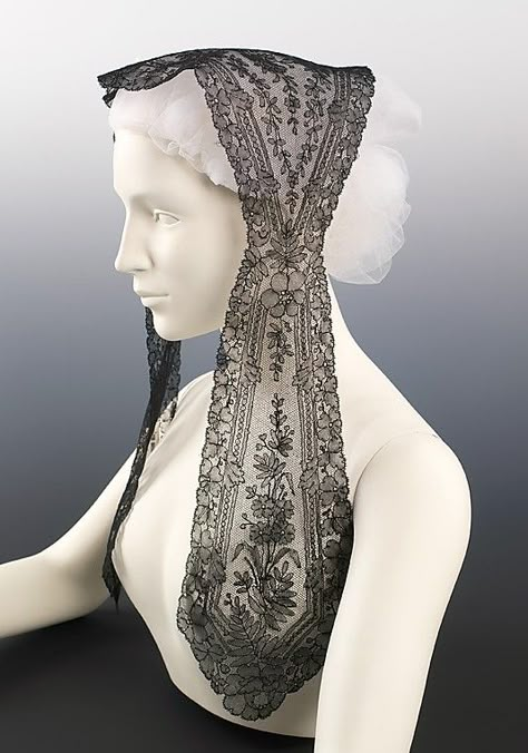 1865 Black Lace Flats, Lace Headpiece, Victorian Accessories, 1860 Fashion, Lace Flats, Head Coverings, 19th Century Fashion, Costume Collection, Lace Shawl