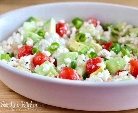 Cucumber Cottage Cheese, Cottage Cheese Recipes Healthy, Cottage Cheese Salad, Salad Appetizer Cups, Protein Packed Meals, Tomato Cucumber, Cottage Cheese Recipes, Lean And Green Meals, Cheese Salad