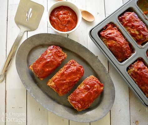 Chipotle Bbq Sauce, Mini Meatloaf Recipes, Make Bbq Sauce, Real Food Dinner, Mini Meatloaves, Homemade Chipotle, Mini Meatloafs, Honey Bbq Sauce, Bbq Sauces