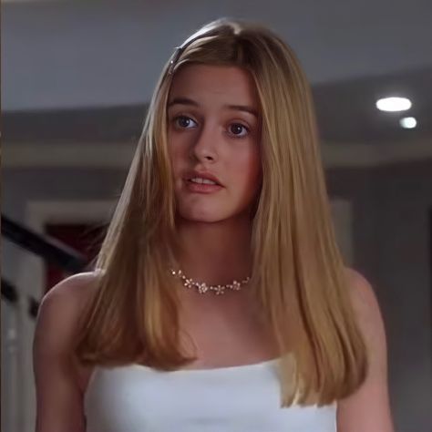 Clueless Cher Hairstyles, Cher From Clueless Hair, Clueless Haircut, Cher Horowitz Makeup, Cher Haircut, Cher Clueless Makeup, Cher Clueless Icon, Clueless Hairstyles, Cher Clueless Hair