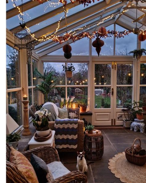 Conservatory Ideas Interior, Sunroom Conservatory, Conservatory Interiors, Lots Of Candles, Conservatory Interior, Conservatory Decor, Sunroom Designs, Twinkly Lights, Conservatory Dining Room