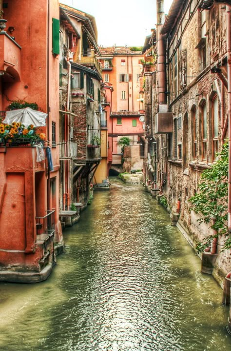 Italy Aesthetic Wallpaper, Cities To Visit In Italy, Rimini Italy, Florence Travel, Italy Honeymoon, Cities To Visit, Sorrento Italy, Cinque Terre Italy, Positano Italy