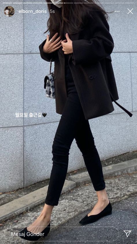 Elborn Doris, Korean Office Fashion, Full Black Outfit, Irina Shayk Style, Fall Outfits 2017, Korean Office, Winter Coat Outfits, Comfy Casual Outfits, Korean Fashion Outfits