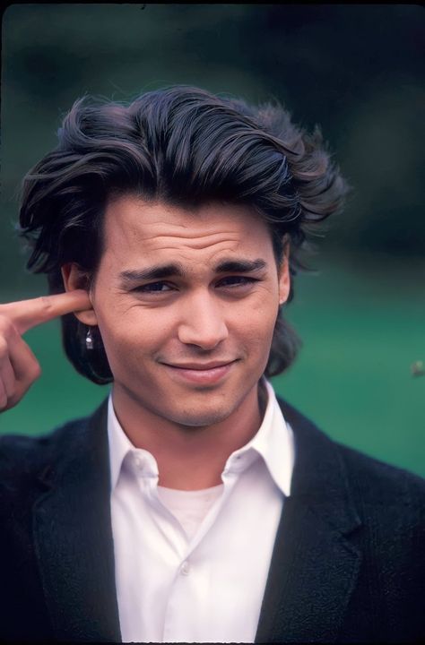 Johnny Depp Mullet, 90s Slicked Back Hair, Jhonny Deep 80, Johnny Depp Hairstyles, Johnny Depp 1990, Johnny Depp Haircut, Johnny Depp Hair, Popular 90s Hairstyles, Johnny Depp Long Hair