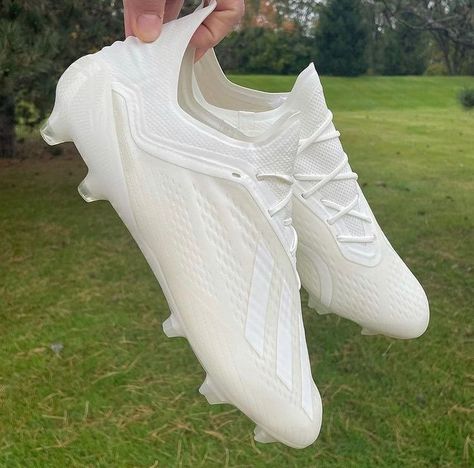 White Football Boots, Nike Trends, 2048x1152 Wallpapers, Best Soccer Shoes, Cleats Adidas, Soccer Cleats Adidas, Soccer Boots, Adidas Soccer, Memes Status