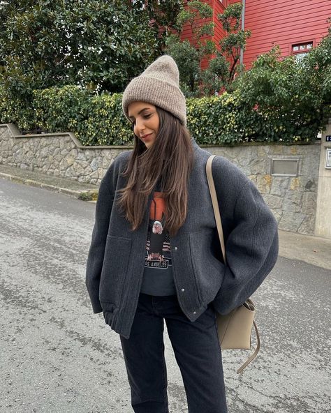 All Posts • Instagram Outwear Fashion, Oversized Coat, Long Sleeves Coats, Winter Mode, Casual Coat, Cozy Fashion, Looks Style, Amelie, Outfits Casuales