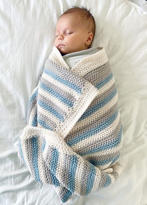 Double Crochet Baby Blanket, Easy Crochet Baby Blanket Pattern, Crochet Sweater Top, Diy Crochet Sweater, Boy Crochet Patterns, Baby Blanket Crochet Pattern Easy, Daisy Farm Crafts, Crochet Baby Projects, Home Crochet