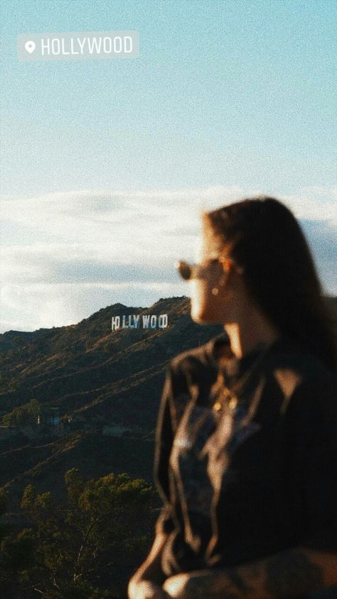 Los Angeles Aesthetic Instagram, Hollywood Sign Pictures Ideas, Los Angeles Pics Ideas, La Photoshoot Ideas, Getty Villa Outfit, Walk Of Fame Pictures Ideas, Hollywood Sign Outfit, Coachella Picture Ideas, Downtown Los Angeles Photoshoot