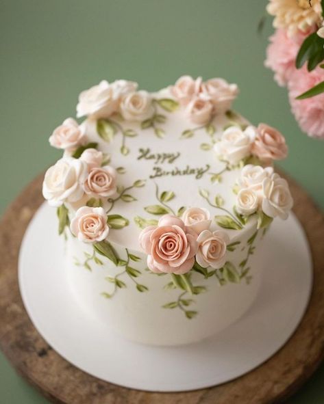 Pretty Decorated Cakes, Pink Flower Cake Birthday, Wow Cake, Torte Creative, Decorate A Cake, Tea Party Cake, Bake A Cake, Elegant Cake, Buttercream Cake Decorating