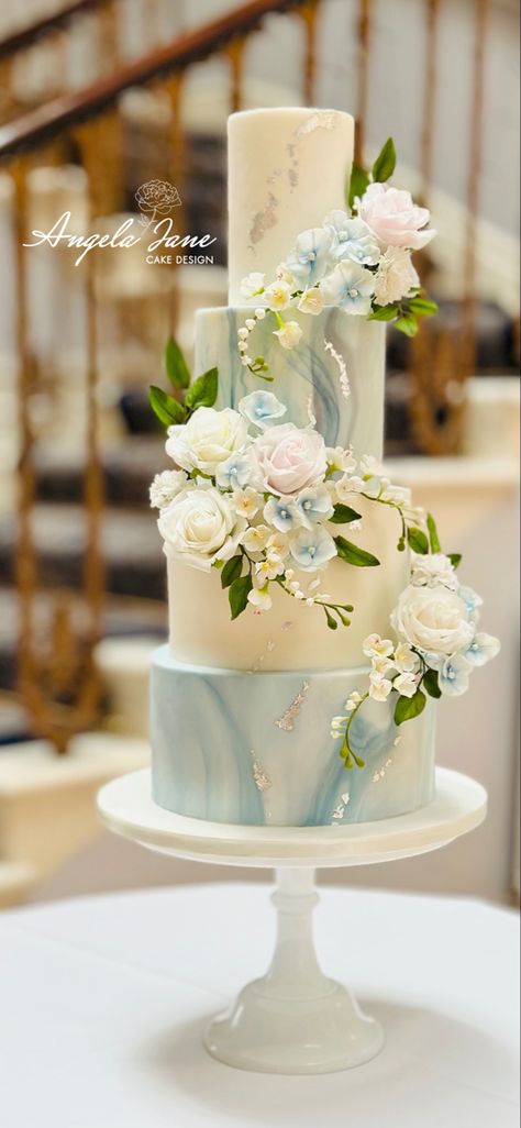 Wedding Cakes Blue And White, Wedding Cake Roses White, Blue Marble Wedding Cake, Blue And Silver Cake, Spring Wedding Cake Ideas, White And Blue Wedding Cake, Marbled Wedding Cake, Wedding Cake Romantic, Botanical Wedding Cake