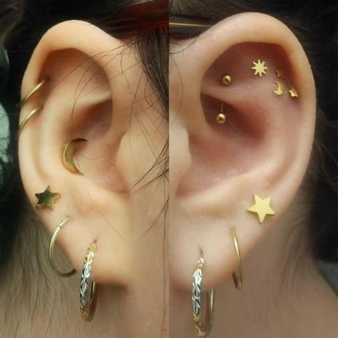 Pieces Ear Piercing, Cute Piercing Set Up, Bunch Of Ear Piercings, Earring Set Up, Different Ear Piercings Ideas, Ear Piercing Set Up, Piercing Set Up, Earring Placement Ideas, Ear Piercing Sets