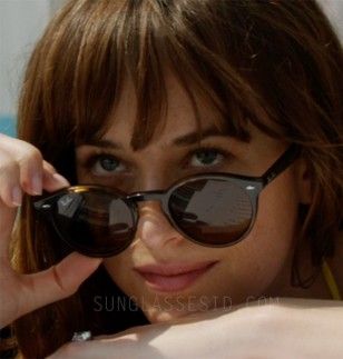 Dakota Johnson wears Ray-Ban RB2180 sunglasses in the 2018 movie Fifty Shades Freed. Waystar Royco, Anastasia Grey, Celebrity Sunglasses, Dakota Johnson And Jamie Dornan, Dakota Mayi Johnson, Dakota Johnson Style, Fifty Shades Movie, Ray Ban Sunglasses Women, Melanie Griffith