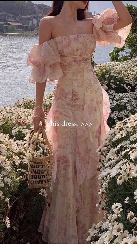 Elegant Dresses Classy, Prom Dress Inspiration, Elegante Casual, Pretty Prom Dresses, Fairytale Dress, Fantasy Dress, Modest Fashion Outfits, Glam Dresses, Looks Chic