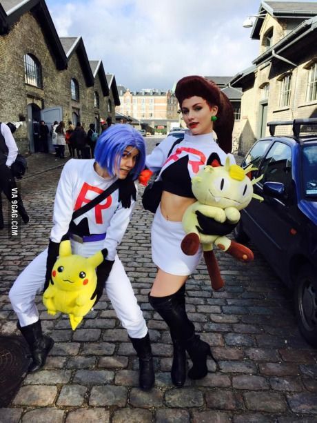 Team Rocket Costume, Anime Duos, Mary Nails, Rocket Costume, Iconic Halloween Costumes, Halloween Duos, Couples Cosplay, Couple Cosplay, Best Couples Costumes