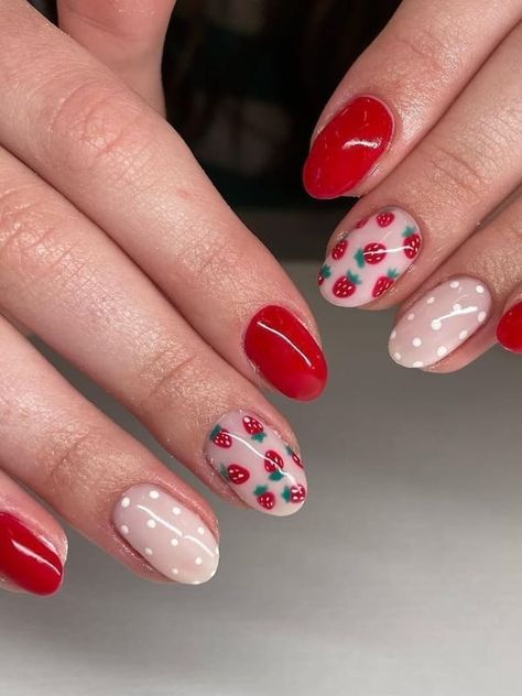 4th Of July Nails Design Simple, Biab Designs, Easy 4th Of July Nails, Simple Nail Ideas, Nails Painting, Trending Nail Art, Strawberry Nails, Fruit Nail, Patriotic Nails