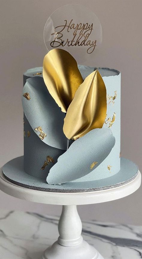 New Trend Cake Design, Cake With Gold Accents, Cute Cake Ideas, Grey Cake, Cake With Gold, Blue Birthday Cakes, Heart Wedding Cakes, White Birthday Cakes, New Birthday Cake