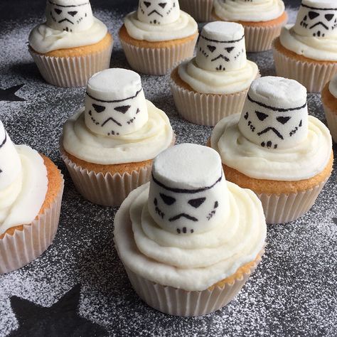 Star Wars Baking, Storm Trooper Cake, Catering Recipes, Star Wars Cupcakes, Cupcake Decor, Star Wars Cake, Recipes Baking, Baking Cakes, Buttercream Icing