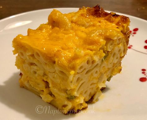 Bahamian Mac And Cheese Recipe, Spicy Macaroni, Bahamas Food, Bahamian Food, How To Make Macaroni, Cheesy Macaroni, Trinidad Recipes, Baked Mac And Cheese Recipe, Macaroni And Cheese Recipe