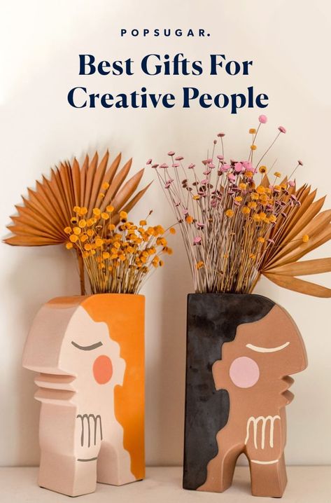 Best Gifts For Creative People Presents For Artsy People, Art Lover Gifts, Artist Christmas Gift Ideas, Gifts For Artsy Friends, Gifts For Creative People, Giveaway Gift Ideas, Professional Gift Ideas, Gifts For Artists, Design Gift Ideas