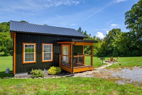 25 Tiny Houses in Tennessee For Rent on Airbnb & VRBO! - Dream Big Live Tiny Co. 12 Ft Wide Tiny House, Tiny Airbnb, Tiny House Community Airbnb, Incredible Tiny Homes Tennessee, House In America, Tiny Home Tours Videos, Tiny Houses On Wheels, Houses On Wheels, Tiny House Rentals