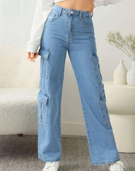 Girls Jeans Top Fashion, Pocket Jeans Outfit, Girly Jeans, Girls Jeans Top, Denim Cargos, Straight Cargo Pants, Teen Jeans, Cute Sweaters For Fall, Jeans For Girls