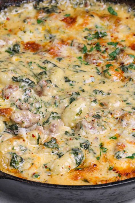 One-Pan Italian Sausage Gnocchi - Bad Batch Baking - Family Favorite Recipes Stuffed Gnocchi Recipes, Italian Sausage Gnocchi, Recipes Using Italian Sausage, Baked Italian Sausage, Sausage Gnocchi, Batch Baking, Family Favorite Recipes, Baked Gnocchi, Beef Casserole Recipes