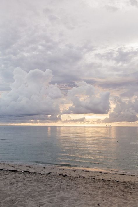 beach views Archeron Sisters, Beach Wallpaper, Pretty Sky, Nature Aesthetic, Sky Aesthetic, Aesthetic Backgrounds, Ocean View, Pretty Pictures, Beautiful Nature