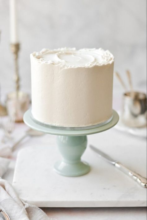 Buttercream Aesthetic, Aesthetic White Cake, Small White Cake, White Cream Cake, Plain White Cake, Simple White Cake, White Velvet Cake, American Buttercream Recipe, One Tier Cake