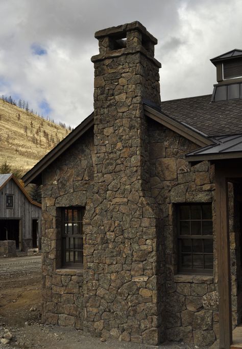 Flatwillow Moss Rock | Select Stone Stone Chimney Exterior, Chimney Exterior, Chimney Design, Stone Cabin, Stone Exterior Houses, Log Cabin Furniture, Rock Quarries, Stone Chimney, Rock Fireplaces