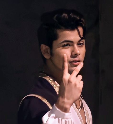 Aladdin Naam Toh Suna Hoga, Siddharth Nigam, Follow Button, Boy And Girl Best Friends, Cute Funny Quotes, South Asia, Actor Model, Most Favorite, Aladdin