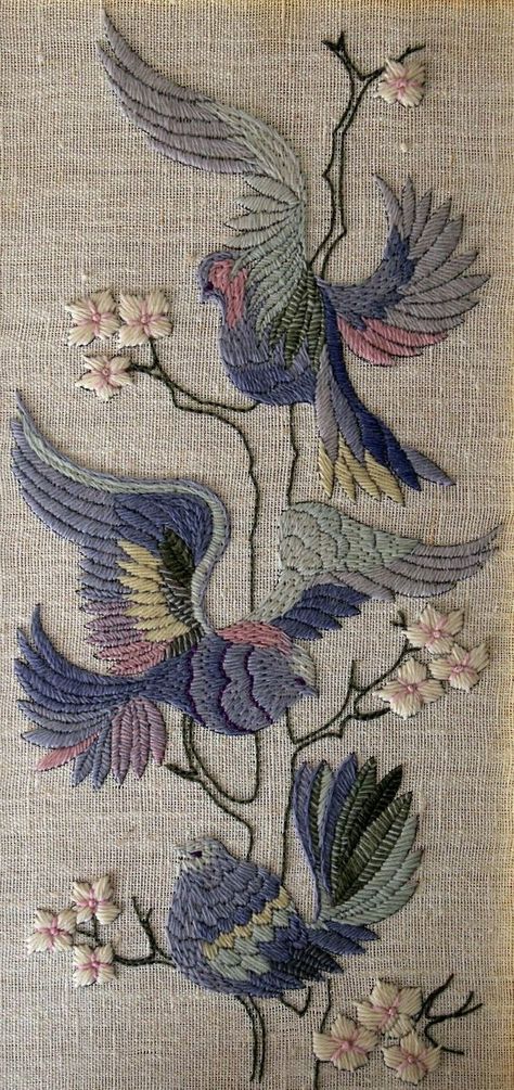 Jacobean Embroidery, Crewel Embroidery Kits, Embroidered Bird, Wool Embroidery, Pola Kristik, Pola Sulam, Bird Embroidery, Japanese Embroidery, Crewel Embroidery