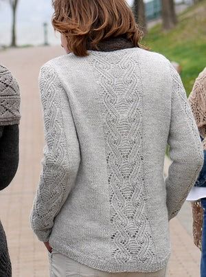 Sweaters Sweater Knitting Patterns, Stockinette Stitch, Knitting Accessories, Knit Outfit, Lace Patterns, Soft Wool, Sweater Pattern, Knitting Inspiration, Shawls And Wraps