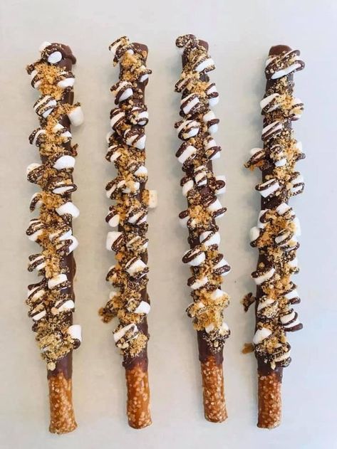 S’mores Pretzel Rods, S’mores Pretzels, Chocolate Covered Pretzel Rods Halloween, Chocolate Dipped Pretzels Fall, Mini Chocolate Covered Pretzels, Fall Dipped Pretzel Rods, Wedding Pretzel Rods, Pretzel Rod Display Ideas, Thanksgiving Chocolate Covered Pretzels