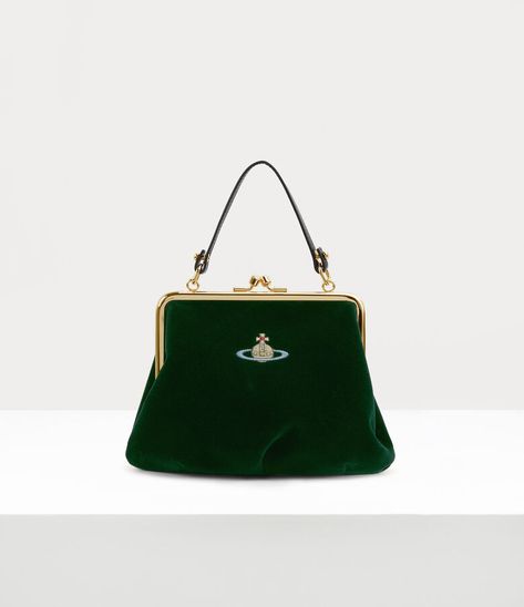 Granny Frame Purse Green Vivienne Westwood, Vivienne Westwood Clutch, Chain Strap Top, Fran Fine, Velvet Purse, Frame Purse, Womens Designer Bags, Digital Closet, Simple Chic